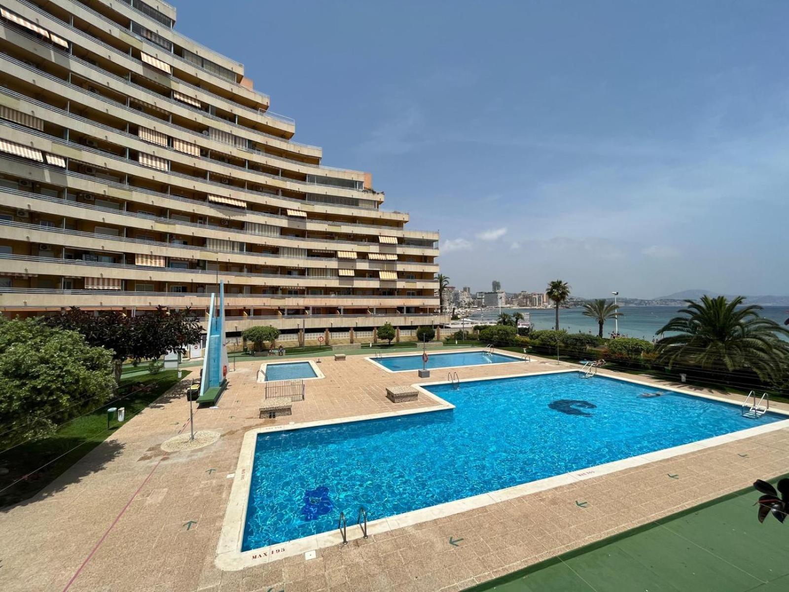 Calpe Apartamento 1A Linea De Playa Piscina Reformado Wifi Aire Luaran gambar